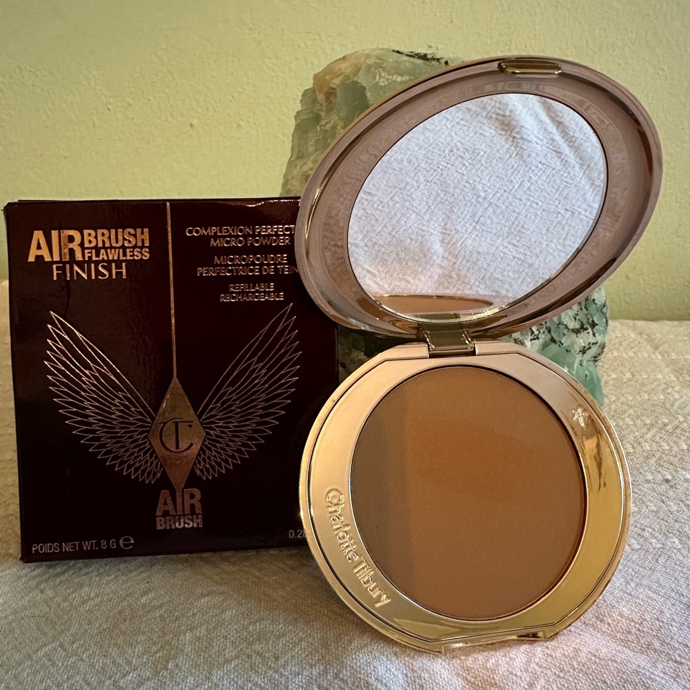 Charlotte Tilburry airbrush flawless finish complexion perfecting micro powder